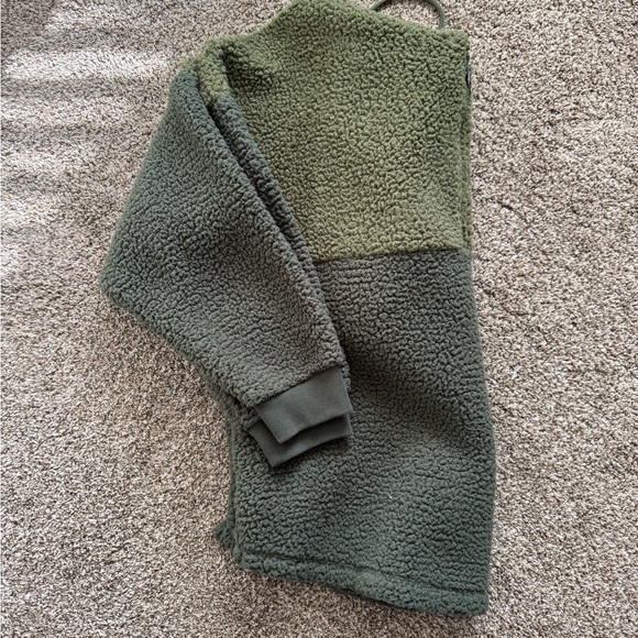 PINK Victoria's Secret Two-Tone Green Sherpa Zip-Up Sweater - Picture 7 of 7